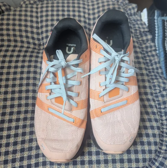 On Running Cloud Sneakers in Rose and Black - Picture 3 of 6